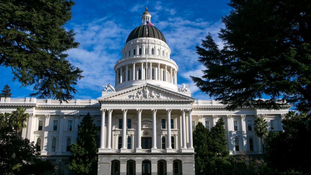 nuevas leyes laborales en california 2021